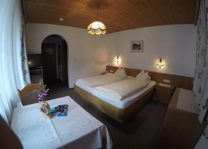 Gaestehaus Alpenland 3* Tux