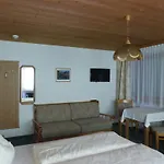 Gaestehaus Alpenland Casa de hóspedes 3*