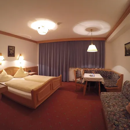Gaestehaus Alpenland Tux