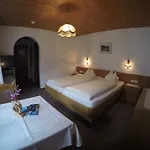 Gaestehaus Alpenland 3* 턱스