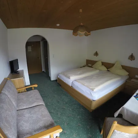 Gaestehaus Alpenland 3*