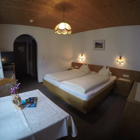 Gaestehaus Alpenland 3* Tux